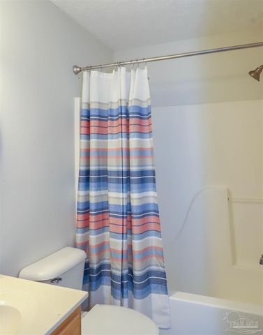 1342 Tiger Lake Dr, Gulf Breeze, FL 32563