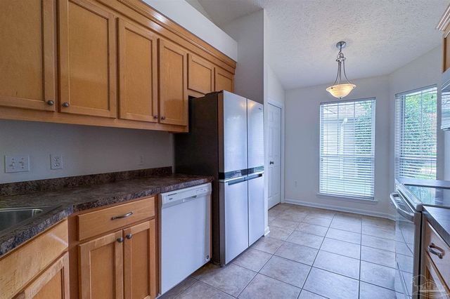 1342 Tiger Lake Dr, Gulf Breeze, FL 32563