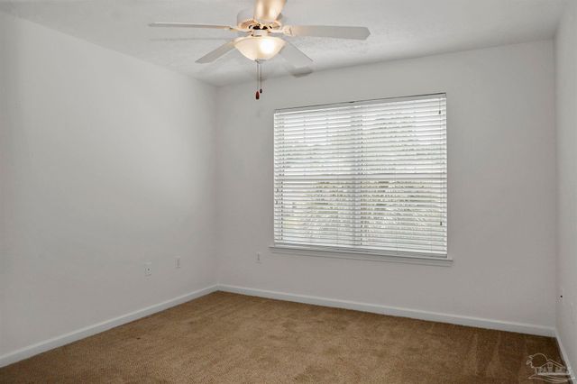 1342 Tiger Lake Dr, Gulf Breeze, FL 32563