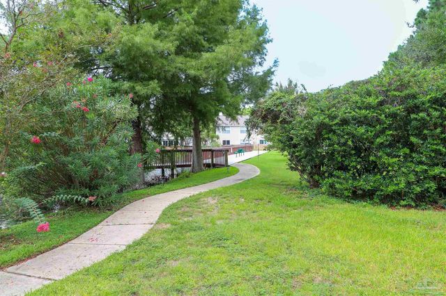 1342 Tiger Lake Dr, Gulf Breeze, FL 32563