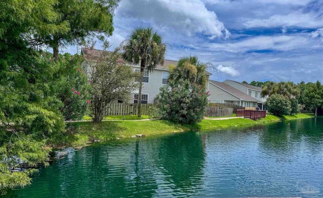 1342 Tiger Lake Dr, Gulf Breeze, FL 32563