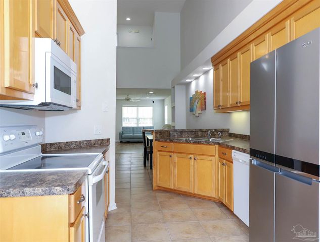 1342 Tiger Lake Dr, Gulf Breeze, FL 32563