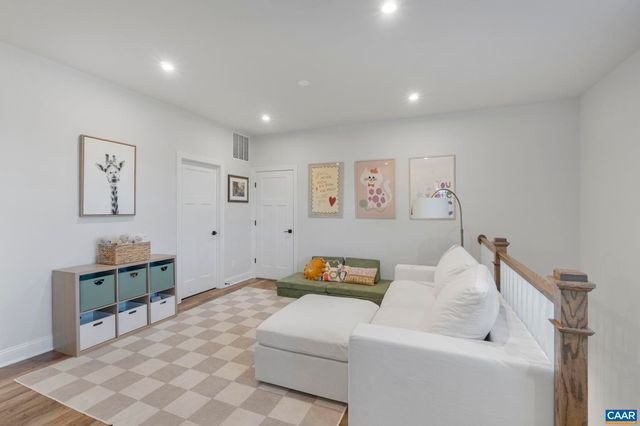 355 BAYBERRY LN, Zion Crossroads, VA 22942