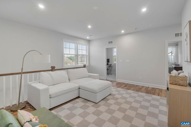 355 BAYBERRY LN, Zion Crossroads, VA 22942