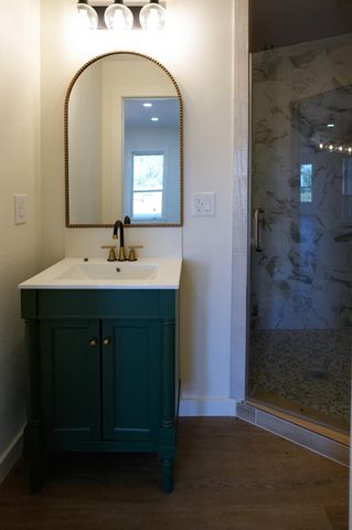 5688 Falke- Heinrich RD, Schulenburg, TX 78956