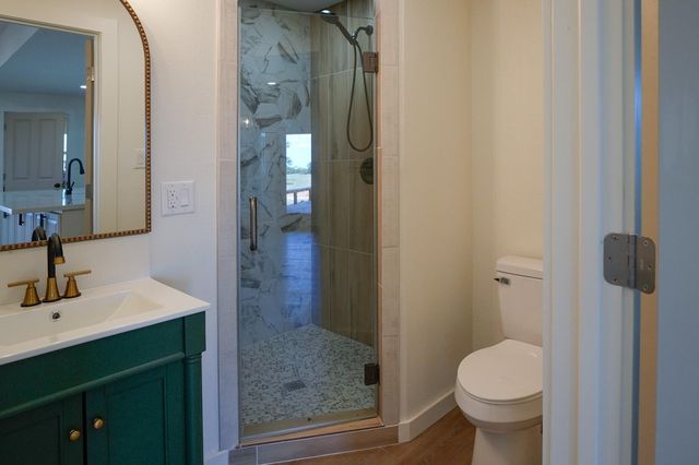 5688 Falke- Heinrich RD, Schulenburg, TX 78956