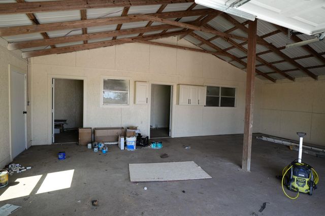 5688 Falke- Heinrich RD, Schulenburg, TX 78956