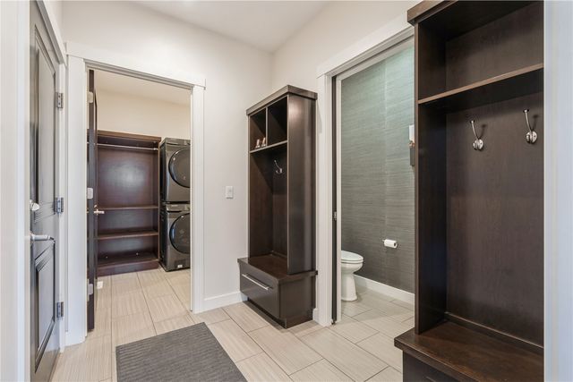 1350 Spring Ridge Ct NE, Swisher, IA 52338