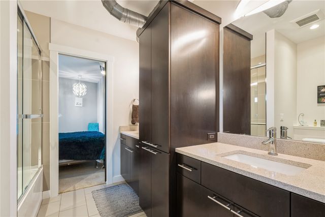 1350 Spring Ridge Ct NE, Swisher, IA 52338