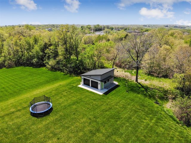 1350 Spring Ridge Ct NE, Swisher, IA 52338