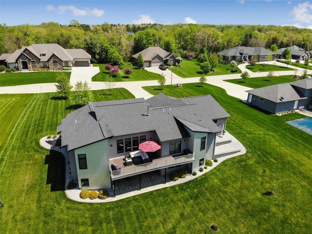 1350 Spring Ridge Ct NE, Swisher, IA 52338