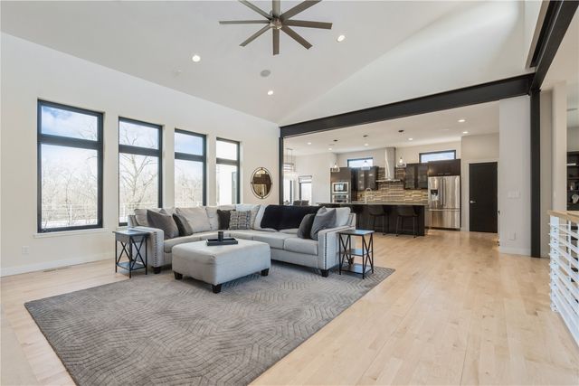 1350 Spring Ridge Ct NE, Swisher, IA 52338