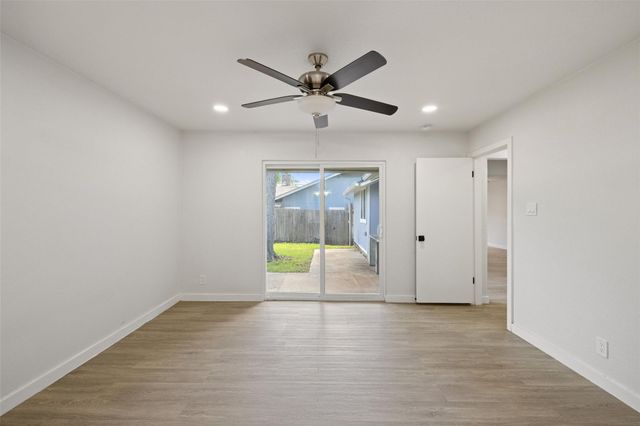 902 Hillside Oaks DR, Austin, TX 78745