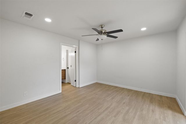 902 Hillside Oaks DR, Austin, TX 78745