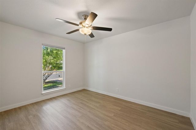 902 Hillside Oaks DR, Austin, TX 78745