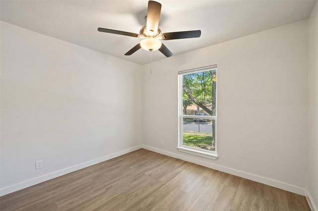 902 Hillside Oaks DR, Austin, TX 78745