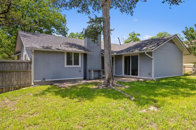 902 Hillside Oaks DR, Austin, TX 78745