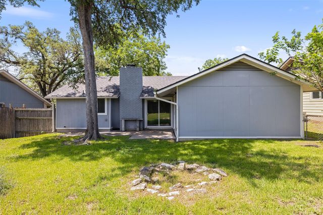 902 Hillside Oaks DR, Austin, TX 78745