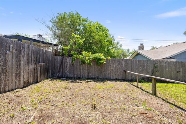 902 Hillside Oaks DR, Austin, TX 78745