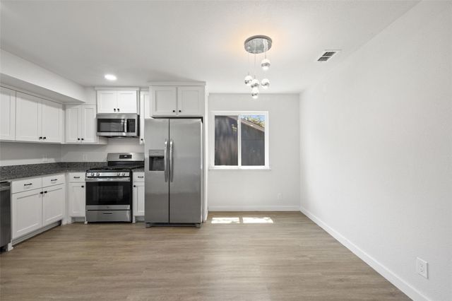 902 Hillside Oaks DR, Austin, TX 78745