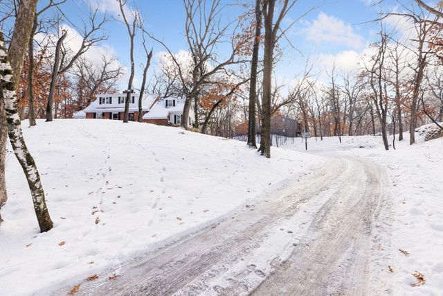 20 Spring Farm Lane, North Oaks, MN 55127