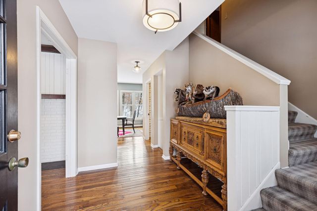 20 Spring Farm Lane, North Oaks, MN 55127