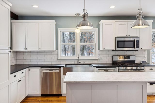 20 Spring Farm Lane, North Oaks, MN 55127