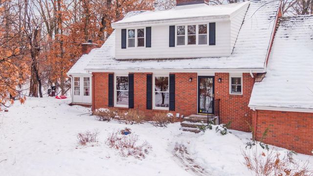 20 Spring Farm Lane, North Oaks, MN 55127