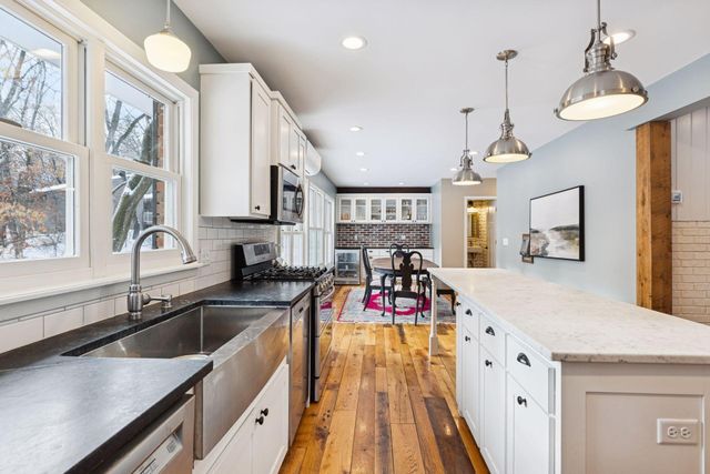 20 Spring Farm Lane, North Oaks, MN 55127