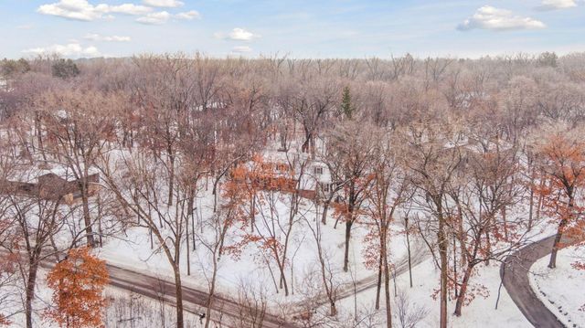 20 Spring Farm Lane, North Oaks, MN 55127