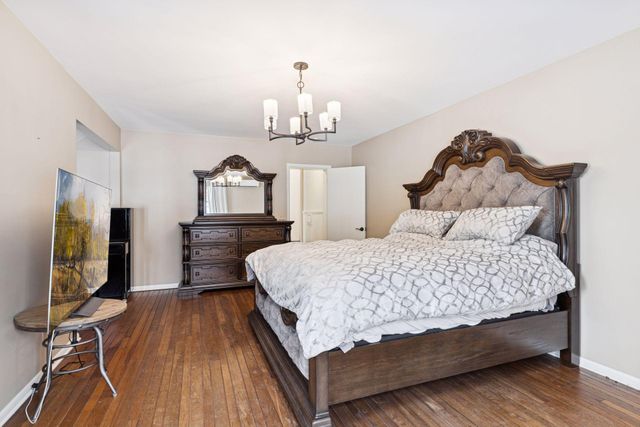 20 Spring Farm Lane, North Oaks, MN 55127