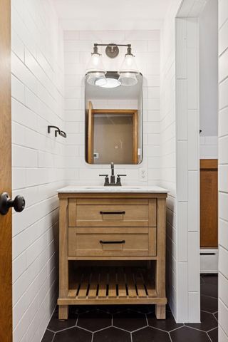 20 Spring Farm Lane, North Oaks, MN 55127