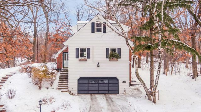 20 Spring Farm Lane, North Oaks, MN 55127