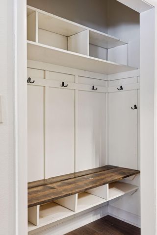 20 Spring Farm Lane, North Oaks, MN 55127