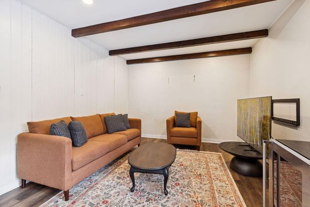 20 Spring Farm Lane, North Oaks, MN 55127