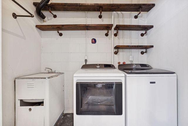 20 Spring Farm Lane, North Oaks, MN 55127