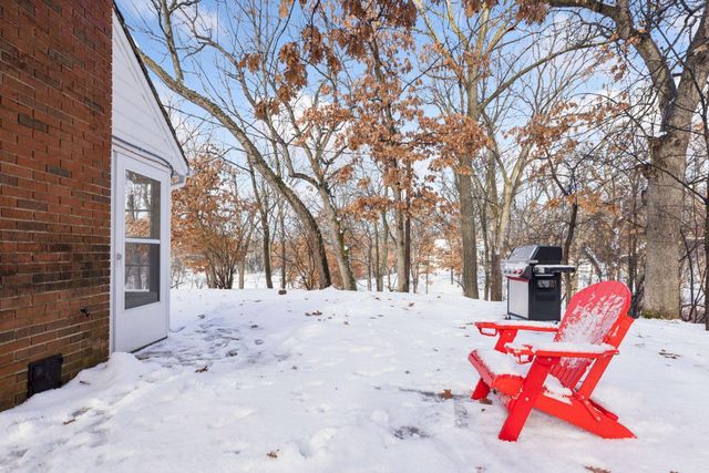 20 Spring Farm Lane, North Oaks, MN 55127