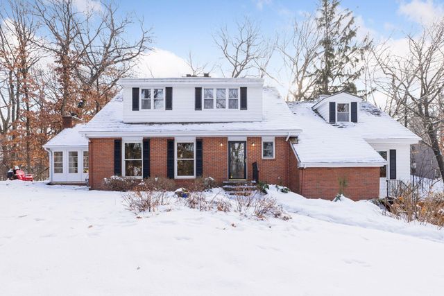 20 Spring Farm Lane, North Oaks, MN 55127