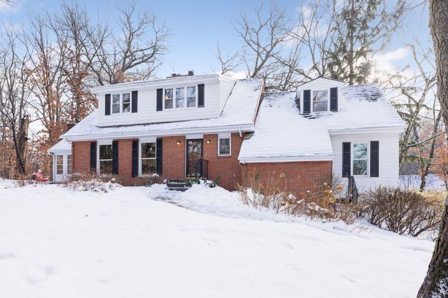 20 Spring Farm Lane, North Oaks, MN 55127