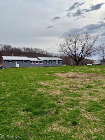 9129 State Route 60 NW, Mcconnelsville, OH 43756