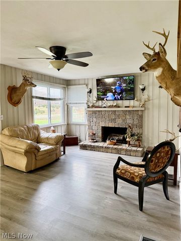 9129 State Route 60 NW, Mcconnelsville, OH 43756