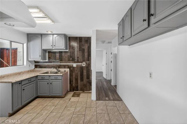 291 W Whittier, Hemet, CA 92543