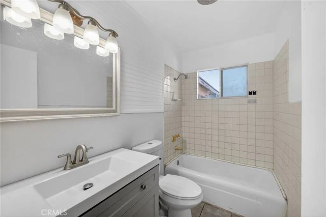 291 W Whittier, Hemet, CA 92543