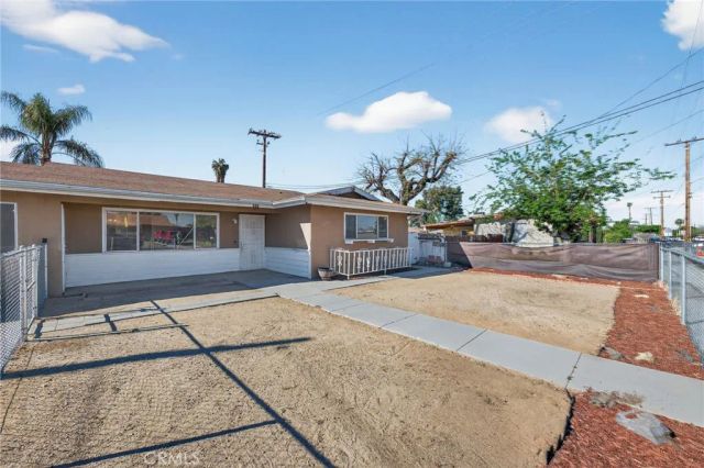 291 W Whittier, Hemet, CA 92543