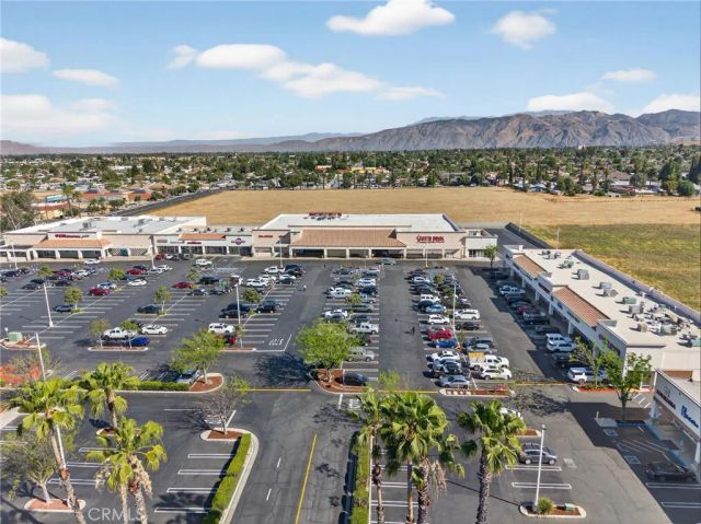 291 W Whittier, Hemet, CA 92543