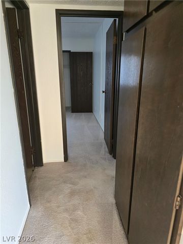 5060 Newport Cove Drive B, Las Vegas, NV 89119