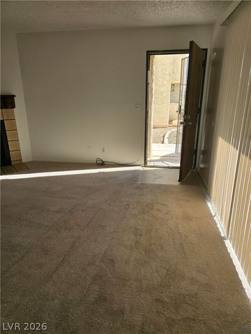 5060 Newport Cove Drive B, Las Vegas, NV 89119