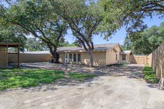 706 E Inez, Beeville, TX 78102