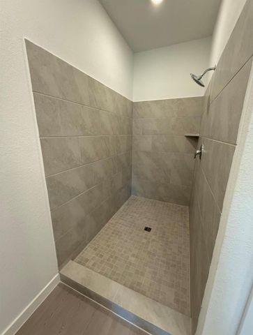 16052 Tallis Drive, Conroe, TX 77303