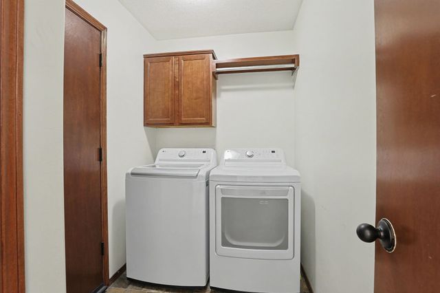 605 W Point Cir, Andover, KS 67002